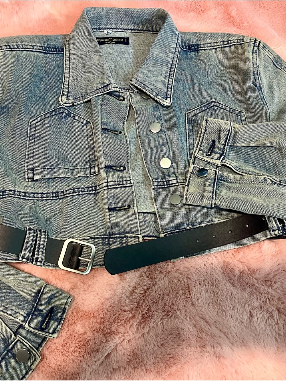 Women’s Y2K Cropped Jean Jacket with Black Belt